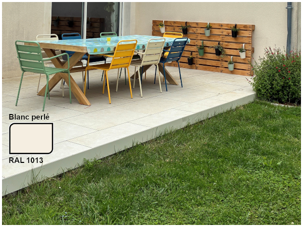 Exemple de profilé terrasse sur plots avec nez de terrasse en aluminium
